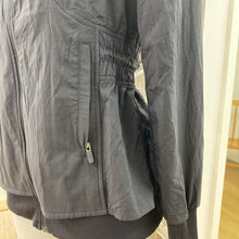 Load image into Gallery viewer, Lululemon light jacket 6
