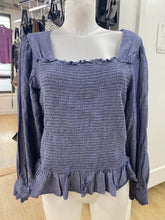 Load image into Gallery viewer, Tommy Hilfiger smocked top XL
