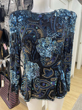 Load image into Gallery viewer, Oleg Cassini Sequin top 8
