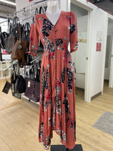 Load image into Gallery viewer, Jaase floral maxi dress S
