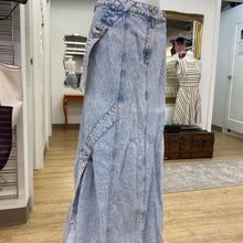 Load image into Gallery viewer, Stella Nova denim skirt 8/M
