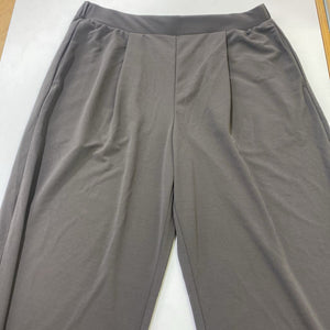 Uniqlo pull on flowy pants NWT M