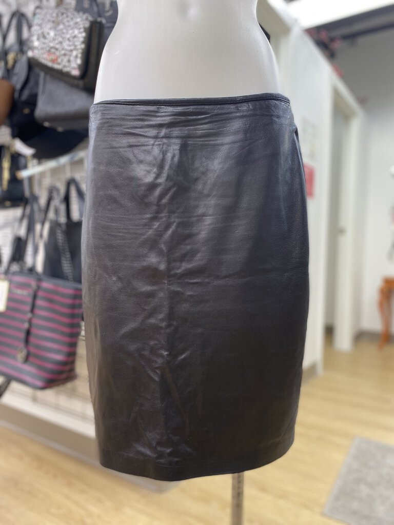 Danier zipper detail leather skirt 8