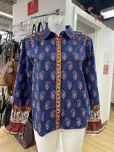 Load image into Gallery viewer, Tanvi Kedia button up top XS
