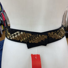 Load image into Gallery viewer, Club Monaco fabric belt S
