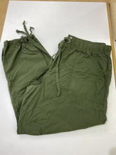 Load image into Gallery viewer, Aerie cargo pants XL
