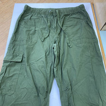 Load image into Gallery viewer, Aerie cargo pants XL
