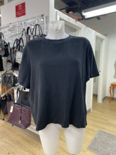 Load image into Gallery viewer, Roots waffle knit top XL
