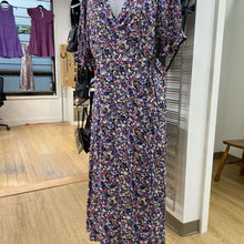 Load image into Gallery viewer, Pieces floral dress M
