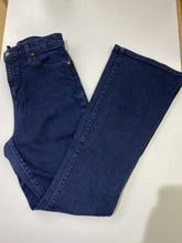 Load image into Gallery viewer, IRIS Denim Voulez Vous flare jeans 31
