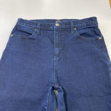 Load image into Gallery viewer, IRIS Denim Voulez Vous flare jeans 31
