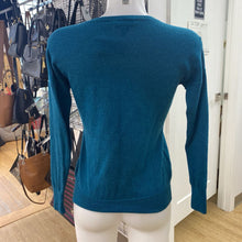 Load image into Gallery viewer, Lord &amp; Taylor sweater XS
