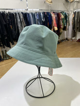 Load image into Gallery viewer, Lululemon reversible bucket hat L/XL
