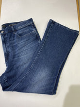 Load image into Gallery viewer, Banana Republic high rise bootcut jeans 34L
