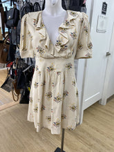 Load image into Gallery viewer, Reiss floral dress NWT 6
