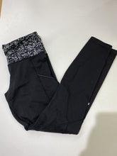 Load image into Gallery viewer, Lululemon leggings w pockets 8
