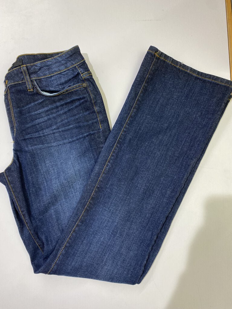 Joe's curvy bootcut jeans 31