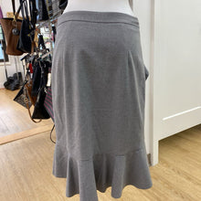 Load image into Gallery viewer, Banana Republic ruffle skirt 2
