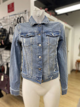 Load image into Gallery viewer, Dynamite denim jacket XS
