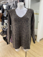 Load image into Gallery viewer, Line alpaca blend sweater M
