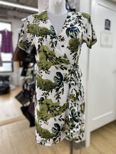 Load image into Gallery viewer, Babaton wrap dress XXS
