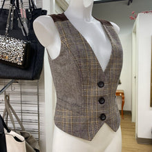 Load image into Gallery viewer, Esprit mixed plaid vest XS/S
