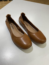 Load image into Gallery viewer, Josef Seibel ballerina flats 6
