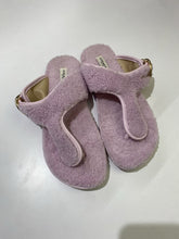 Load image into Gallery viewer, Coach Hollie Shearling Flip Flop 8.5
