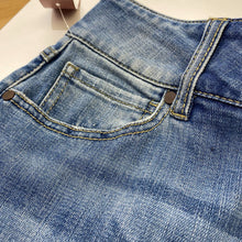 Load image into Gallery viewer, Cabi Hi-Low Crop jeans 8
