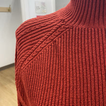 Load image into Gallery viewer, Laura ribbed sweater L
