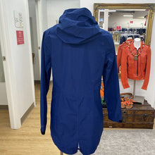 Load image into Gallery viewer, Lole light windbreaker M
