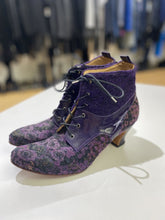 Load image into Gallery viewer, John Fluevog boots 10
