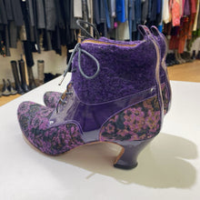 Load image into Gallery viewer, John Fluevog boots 10
