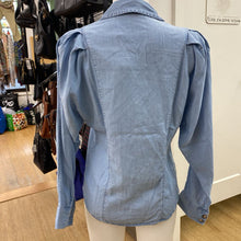 Load image into Gallery viewer, RW&amp;CO chambray top XXS
