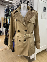 Load image into Gallery viewer, Coach trench coat L
