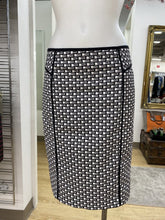 Load image into Gallery viewer, Laundry printed skirt 4
