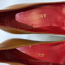 Load image into Gallery viewer, Burberry vintage pumps 36.5 (as is)
