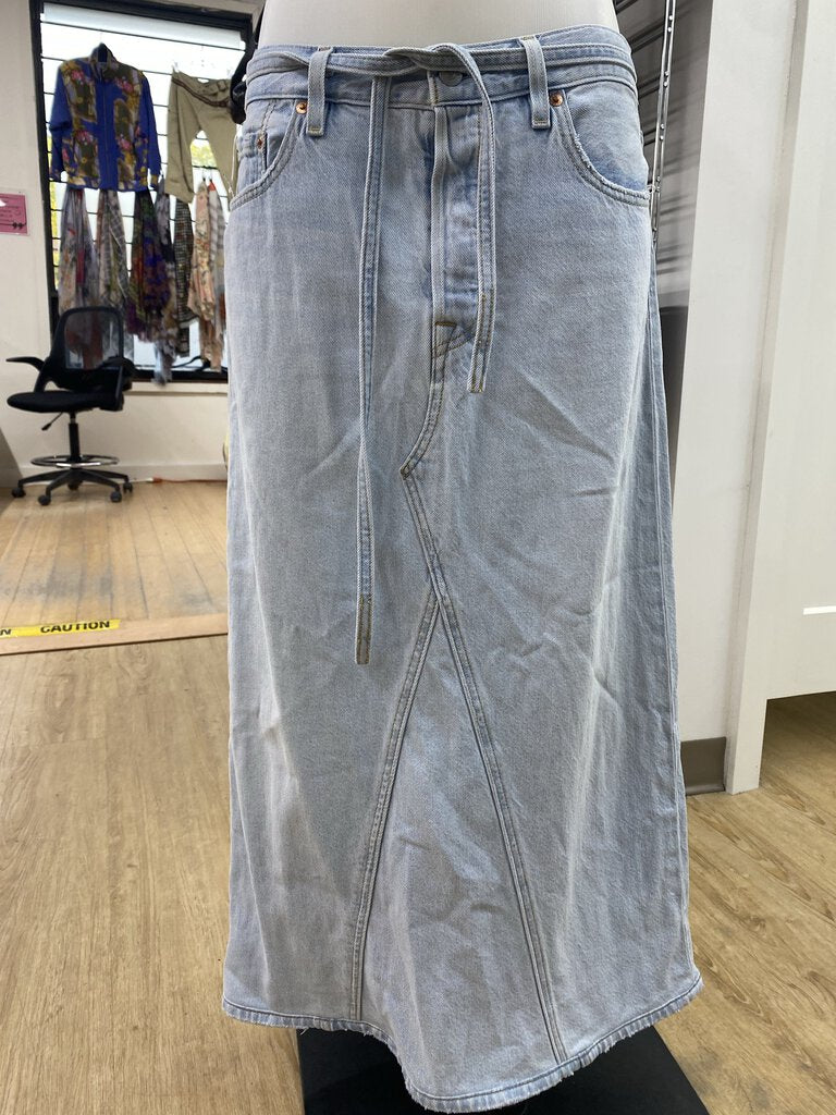 Levis denim maxi skirt 29