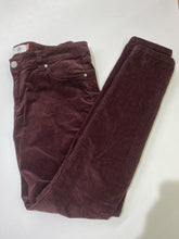 Load image into Gallery viewer, Cabi corduroy jeans12
