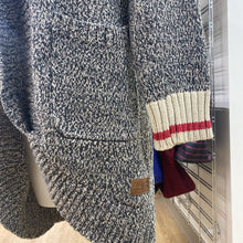 Load image into Gallery viewer, Roots long cabin sweater L
