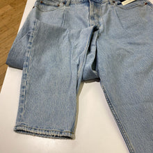 Load image into Gallery viewer, Abercrombie The 80&#39;s Mom High Rise jeans NWT 33(16)
