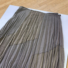 Load image into Gallery viewer, Tribal pleated skirt 10
