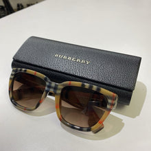 Load image into Gallery viewer, Burberry sunglasses
