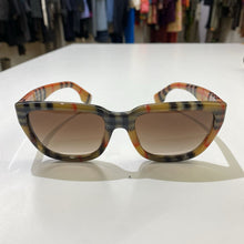 Load image into Gallery viewer, Burberry sunglasses
