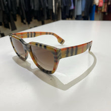 Load image into Gallery viewer, Burberry sunglasses
