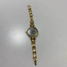 Load image into Gallery viewer, Bulova mother of pearl face watch
