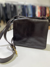 Load image into Gallery viewer, La Diva vintage leather handbag
