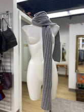 Load image into Gallery viewer, Simons wool/angora ribbed scarf
