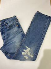 Load image into Gallery viewer, Levis 513 jeans 30
