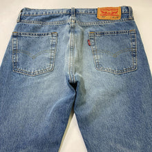 Load image into Gallery viewer, Levis 513 jeans 30
